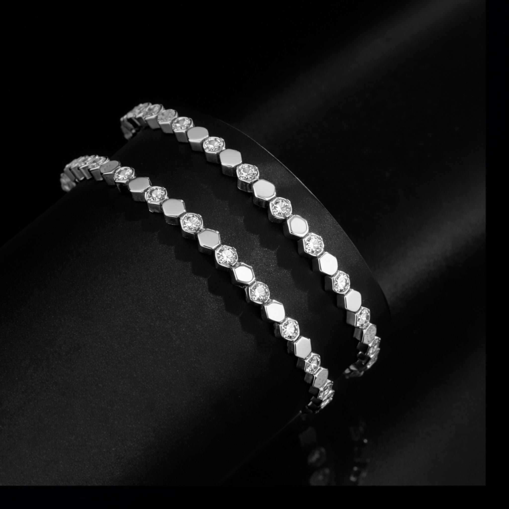 ÉCLATINE Hexa Bezel Tennis Bracelet