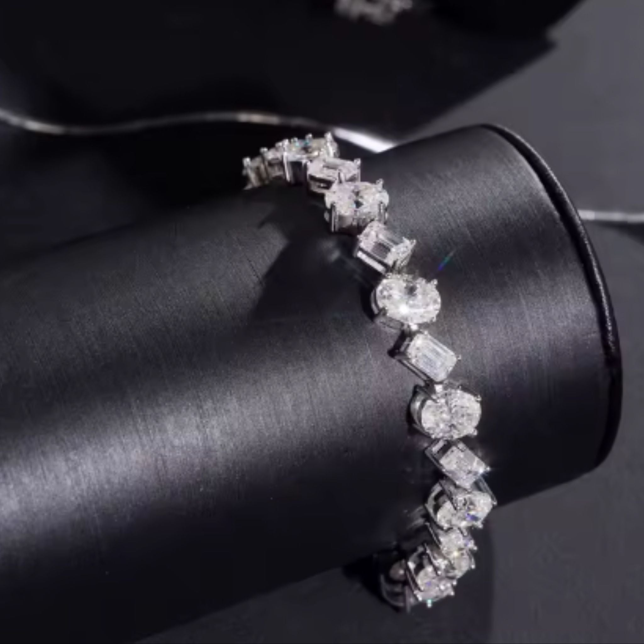 ÉCLATINE Emerald & Oval Cut Tennis Bracelet | Chic Mixed Shapes