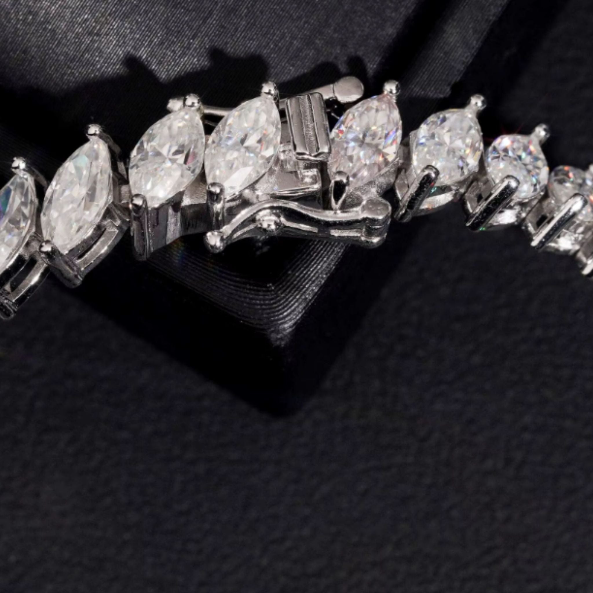 ÉCLATINE Marquise Cut Tennis Bracelet