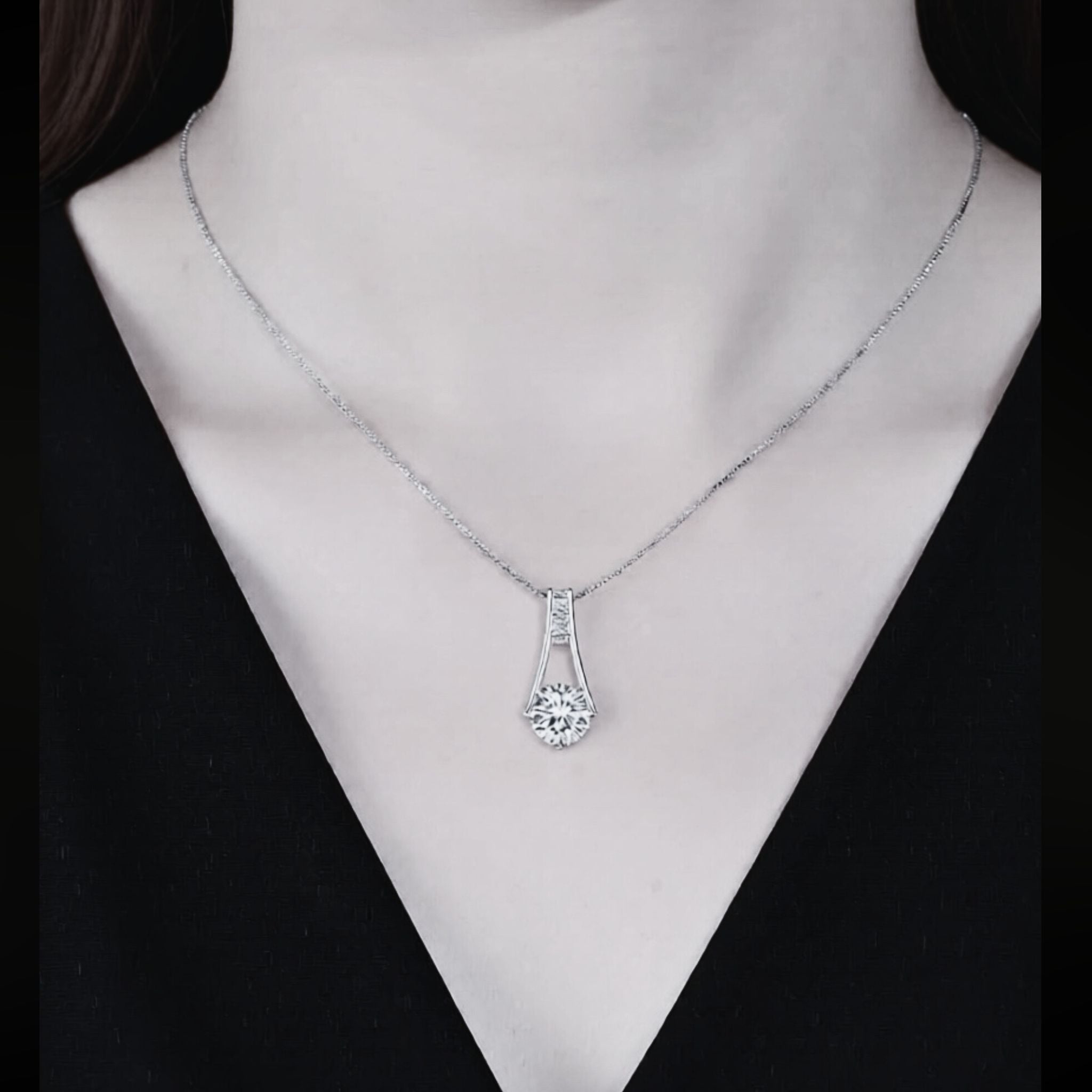 ÉCLATINE 8mm(2ct) Moissanite Trapeze Pendant Necklace – White Gold Plated