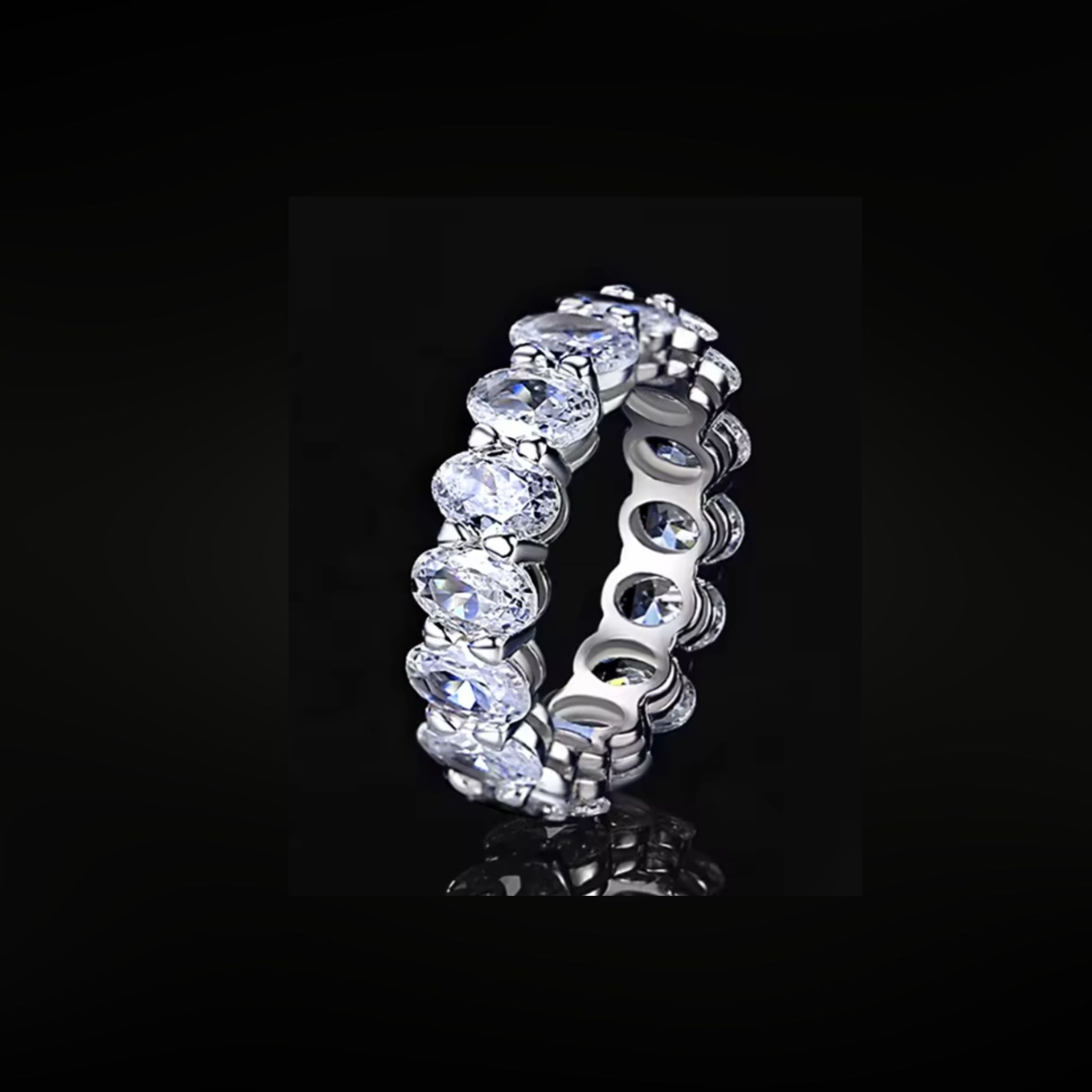 ÉCLATINE Signature Oval Eternity Band