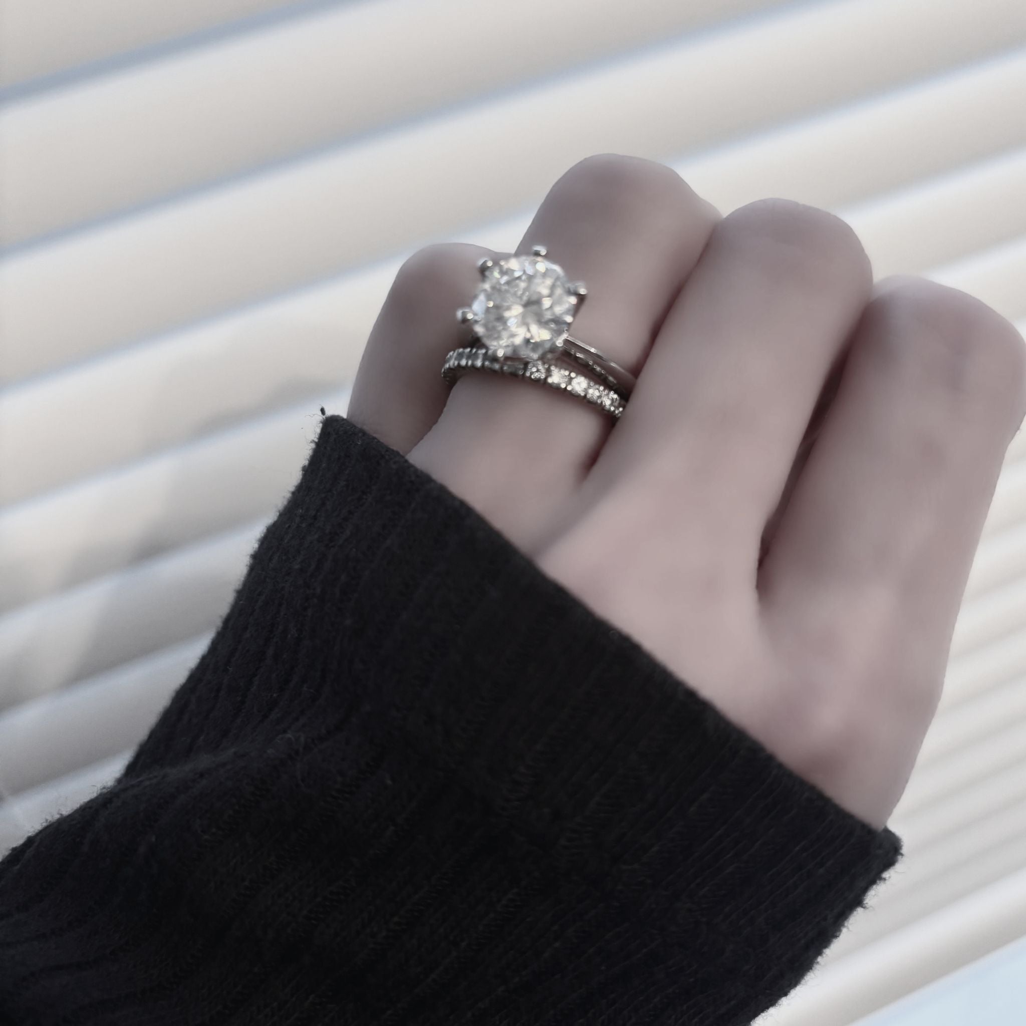 ÉCLATINE  2mm Full Pavé Moissanite Wedding Guard Ring