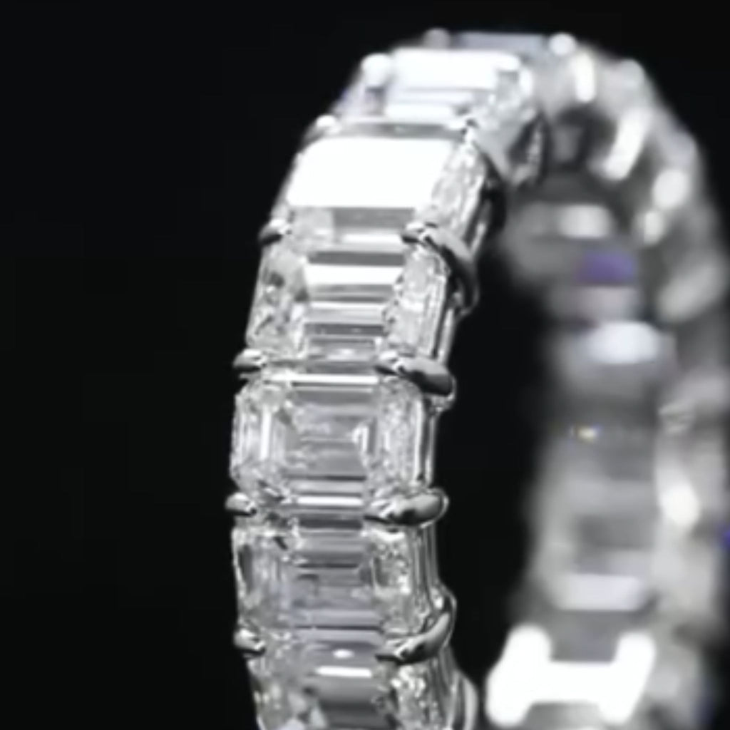 ÉCLATINE Signature Baguette Eternity Band