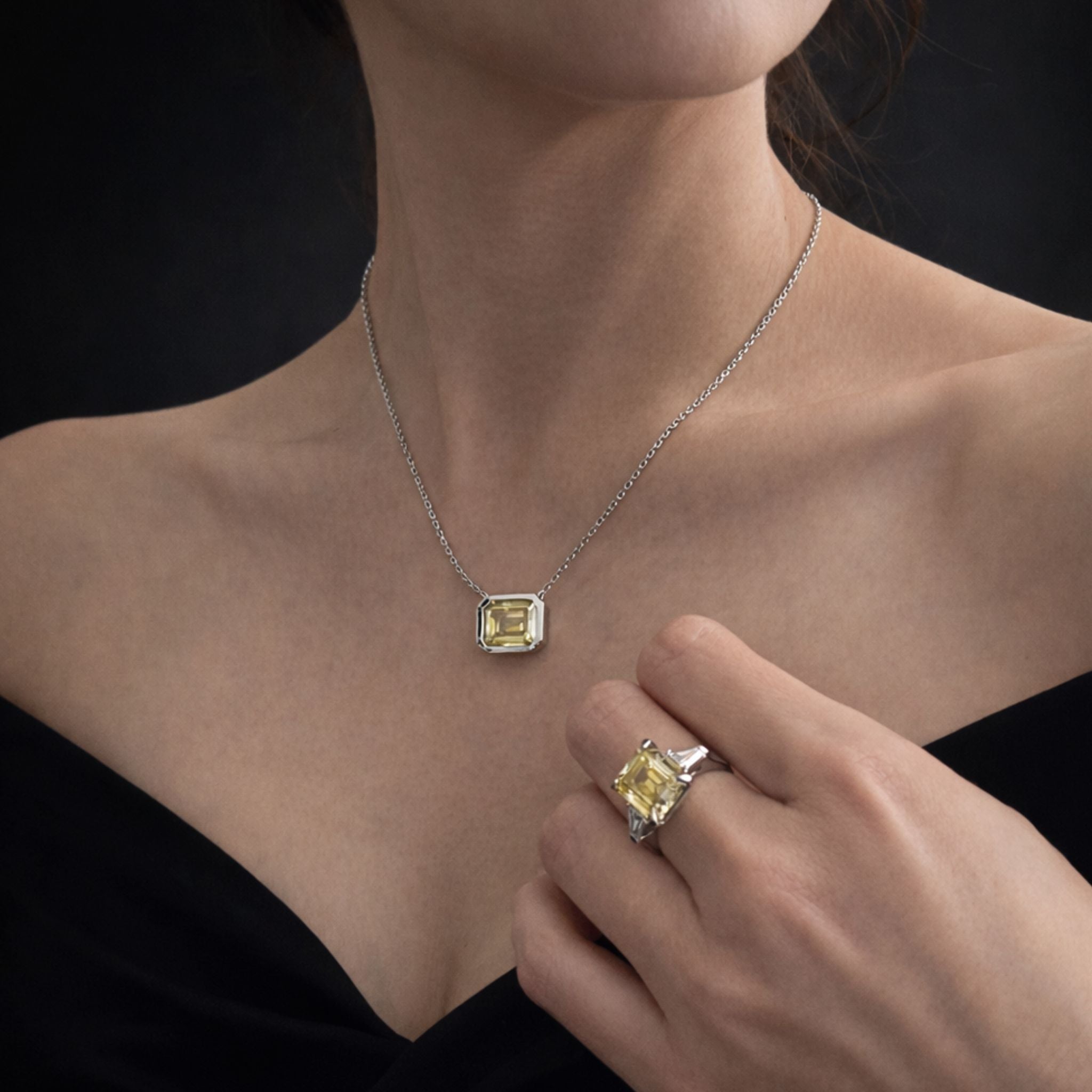 ÉCLATINE Made | 4CT LUMIÈRE Signature Ring | Emerald Cut