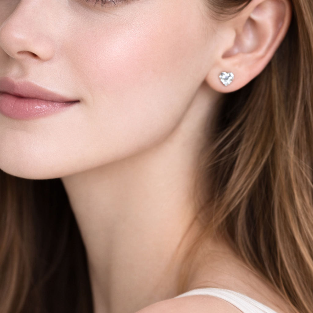ÉCLATINE Classic Heart Stud Earrings | 6.5mm / 8mm