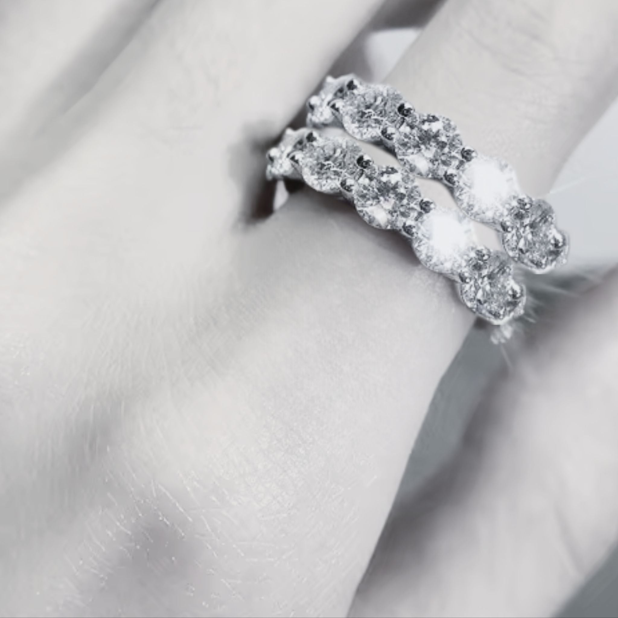 ÉCLATINE  Eternal Lumière Band | 5 mm D Color VVS Moissanite Full Eternity