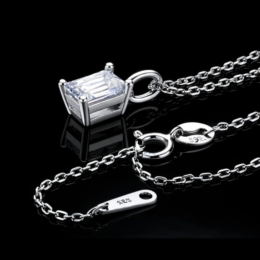 ÉCLATINE Classic Emerald Cut Necklace | 5x7mm(approx. 1ct)