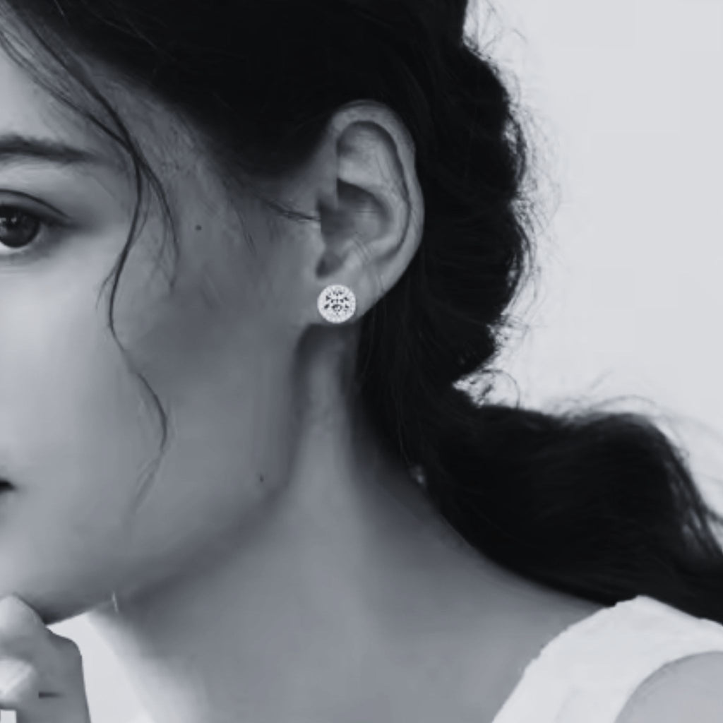 ÉCLATINE 1.0CT Halo Moissanite Stud Earrings