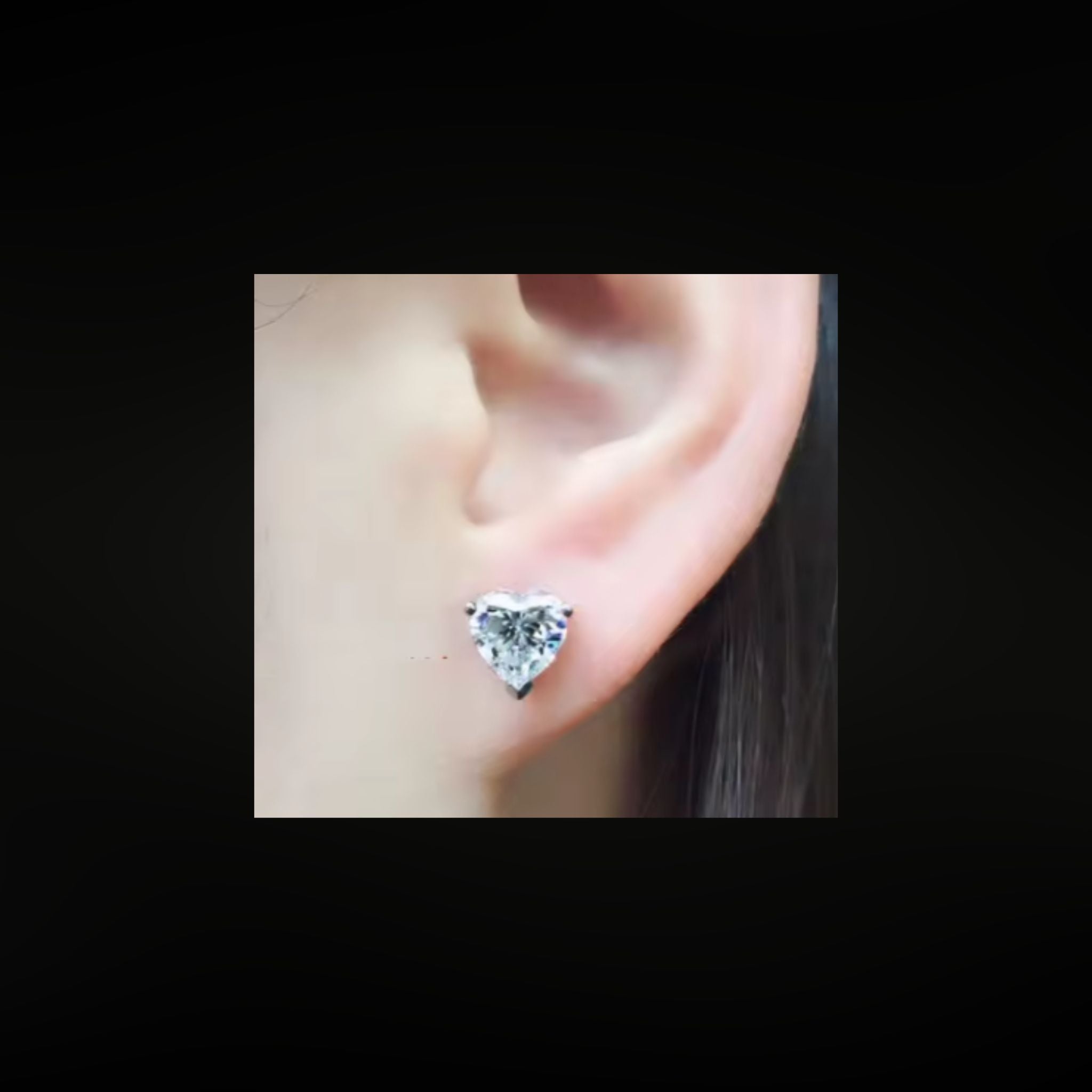 ÉCLATINE Classic Heart Stud Earrings | 6.5mm / 8mm