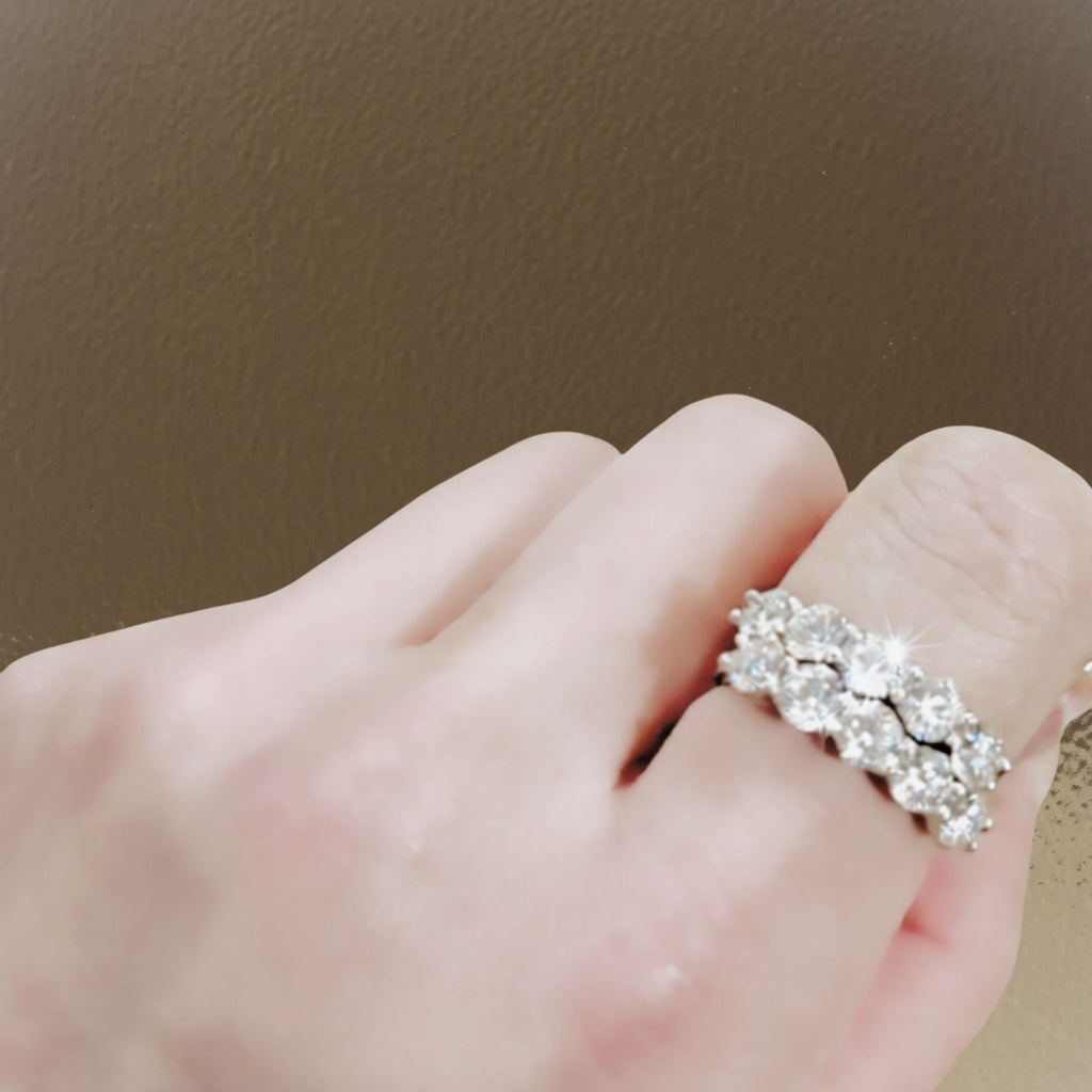 ÉCLATINE 5-Stone Moissanite Band Ring (925 Silver · White Gold Plated)