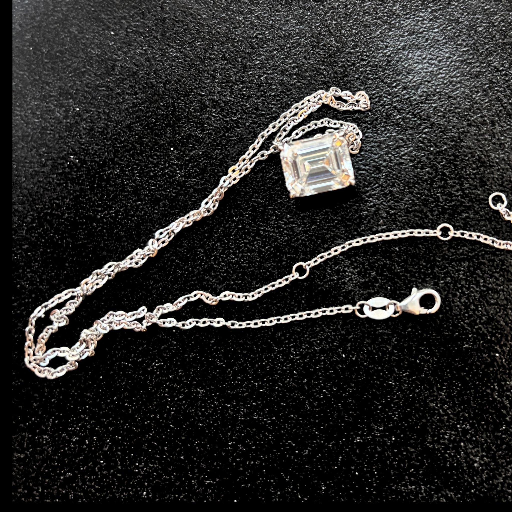 •The East-West Emerald Cut Necklace | 11*9 mm (approx. 4ct)