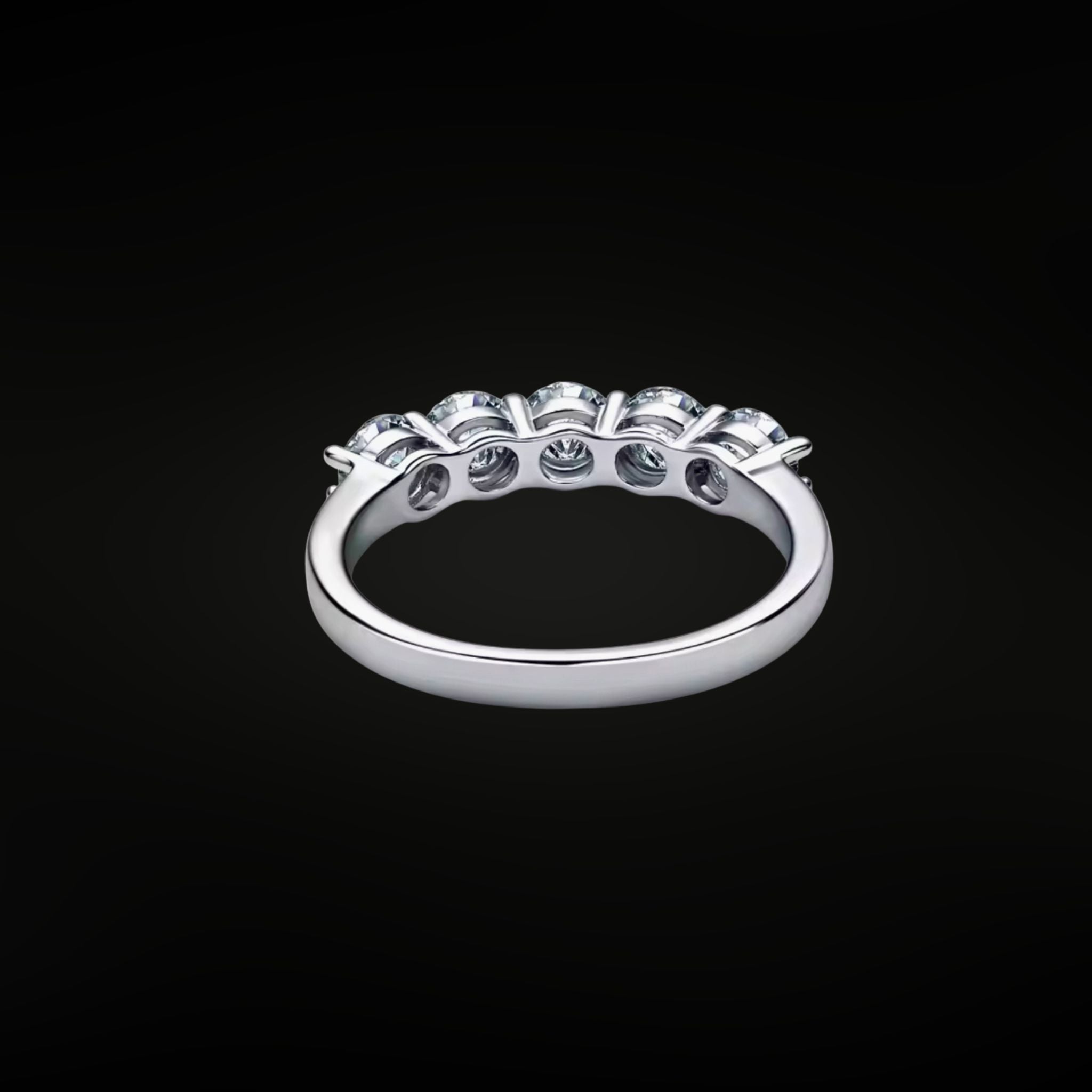 ÉCLATINE 5-Stone Moissanite Band Ring (925 Silver · White Gold Plated)