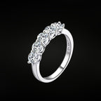 ÉCLATINE 5-Stone Moissanite Band Ring (925 Silver · White Gold Plated)