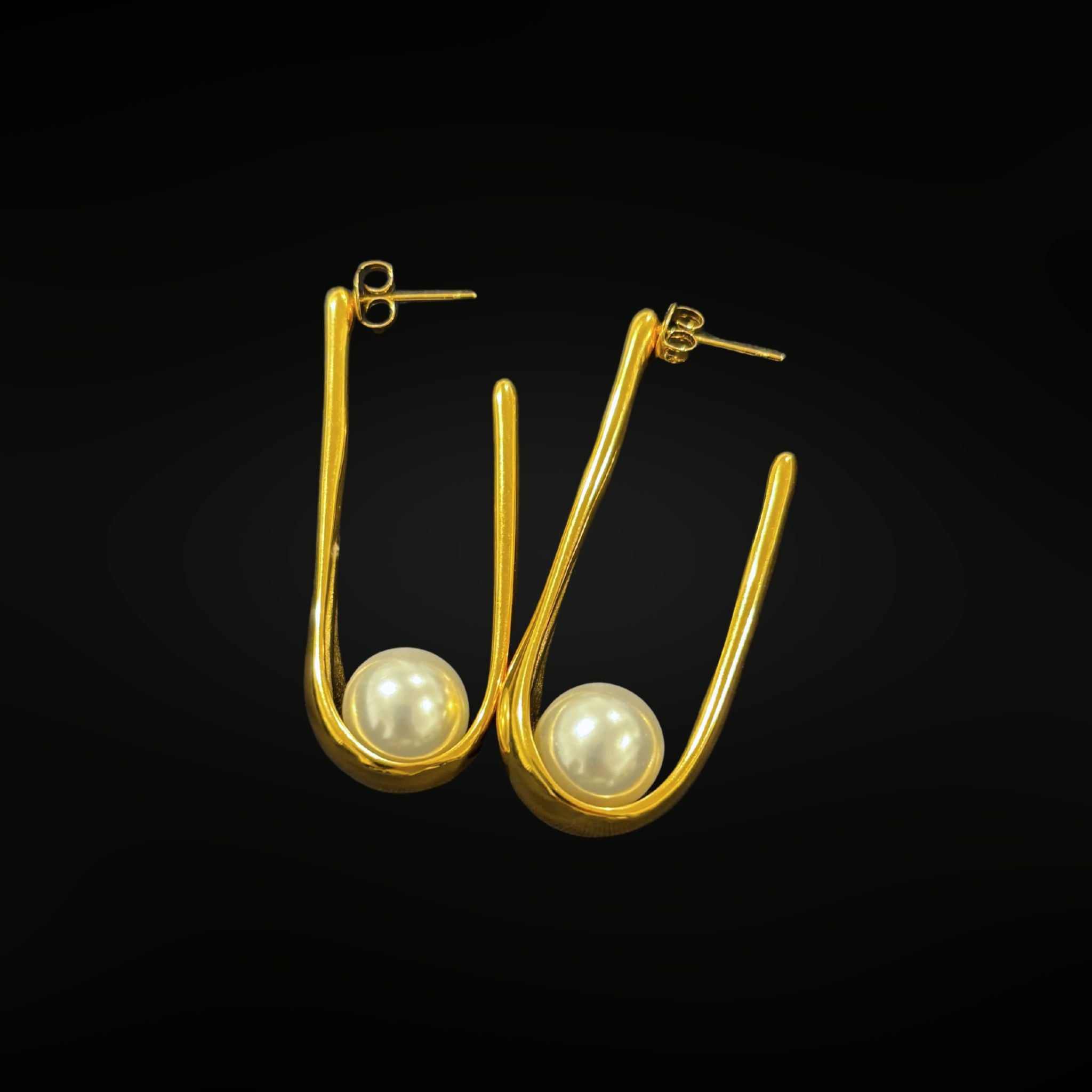 ÉCLATINE Metropolitan Curve Pearl Earrings