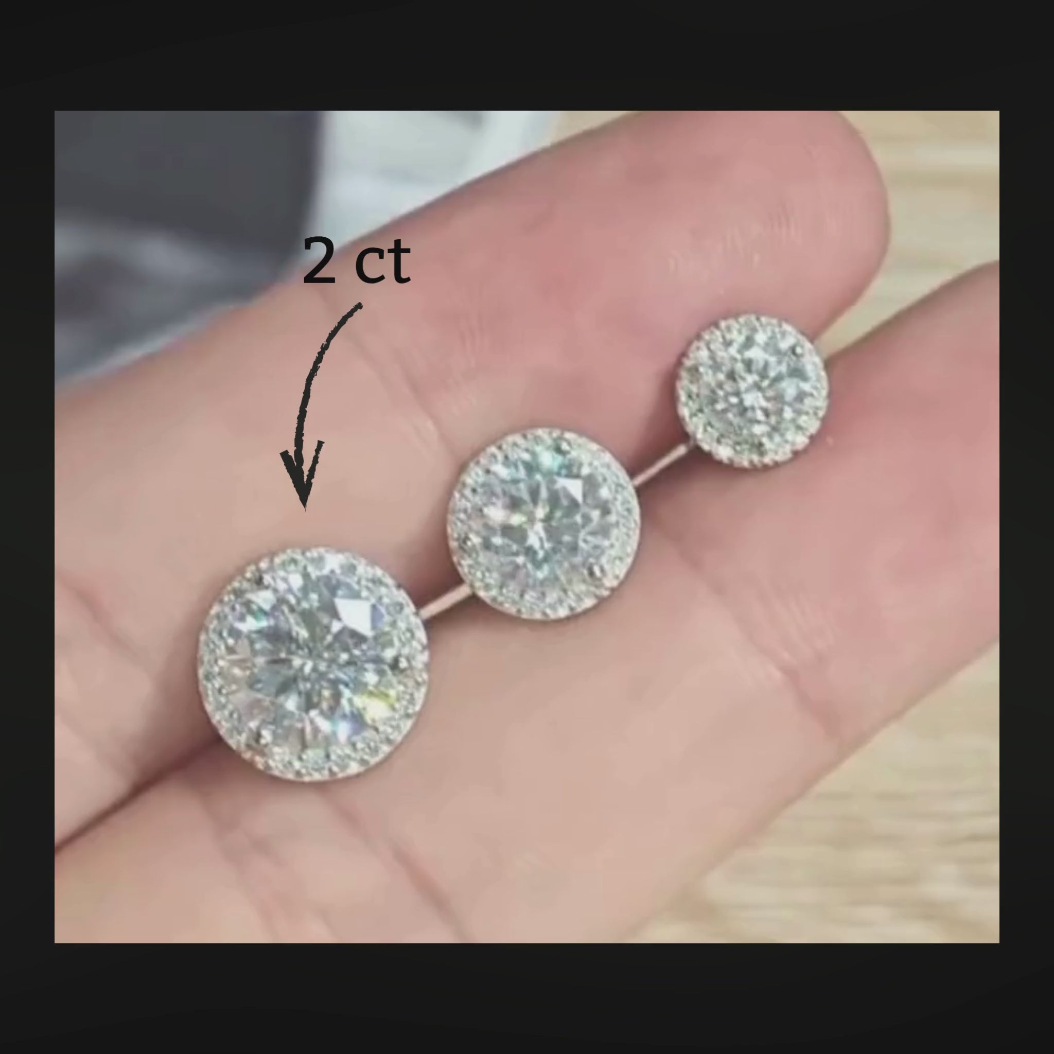 ÉCLATINE 2.0CT Halo Moissanite Stud Earrings